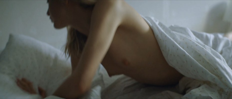 Любовь Толкалина голая Хэппи энд