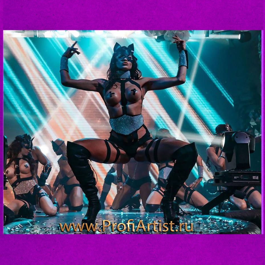 Латвийская порнозвезда Виола