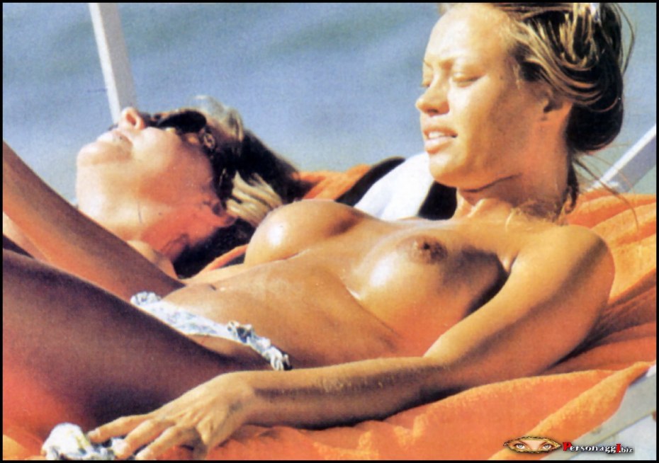 Анна Фальчи в молодости голая