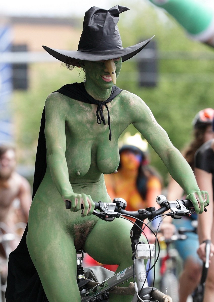 Прикольные голые женщины