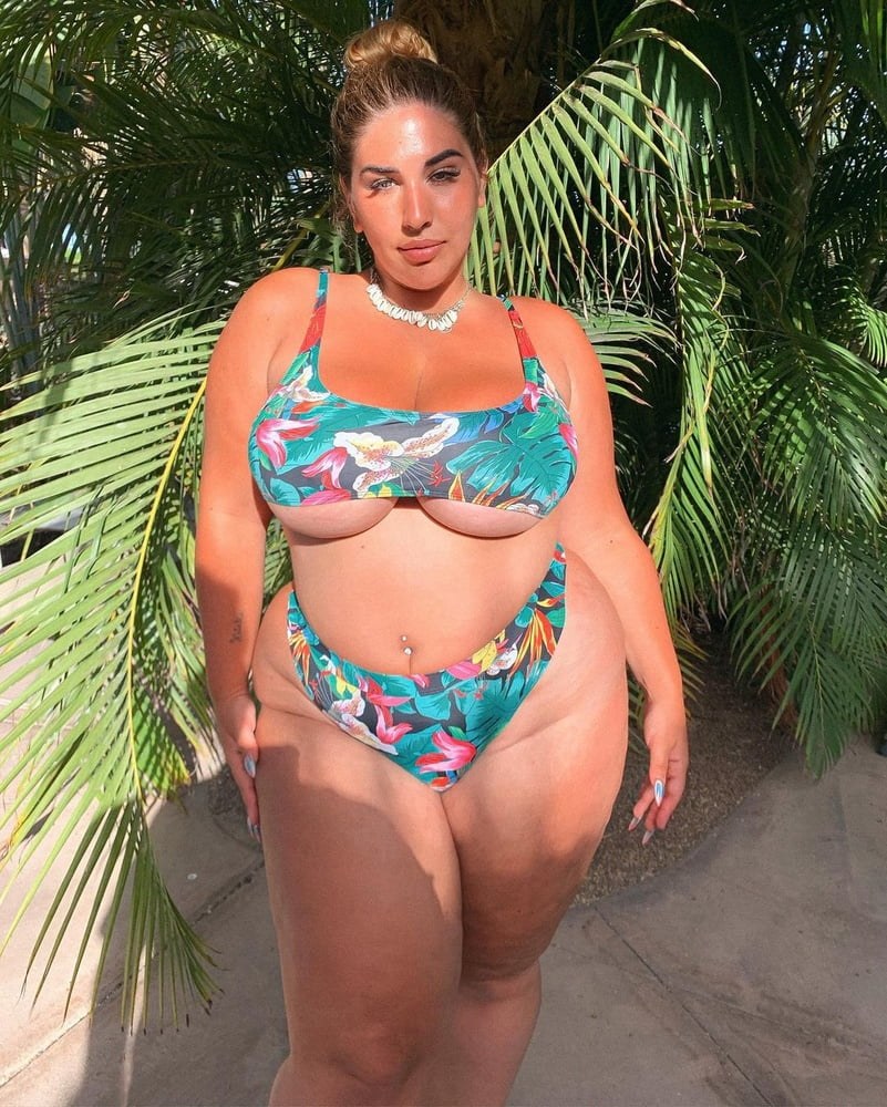 Наталия Лозано модель Plus-Size nude