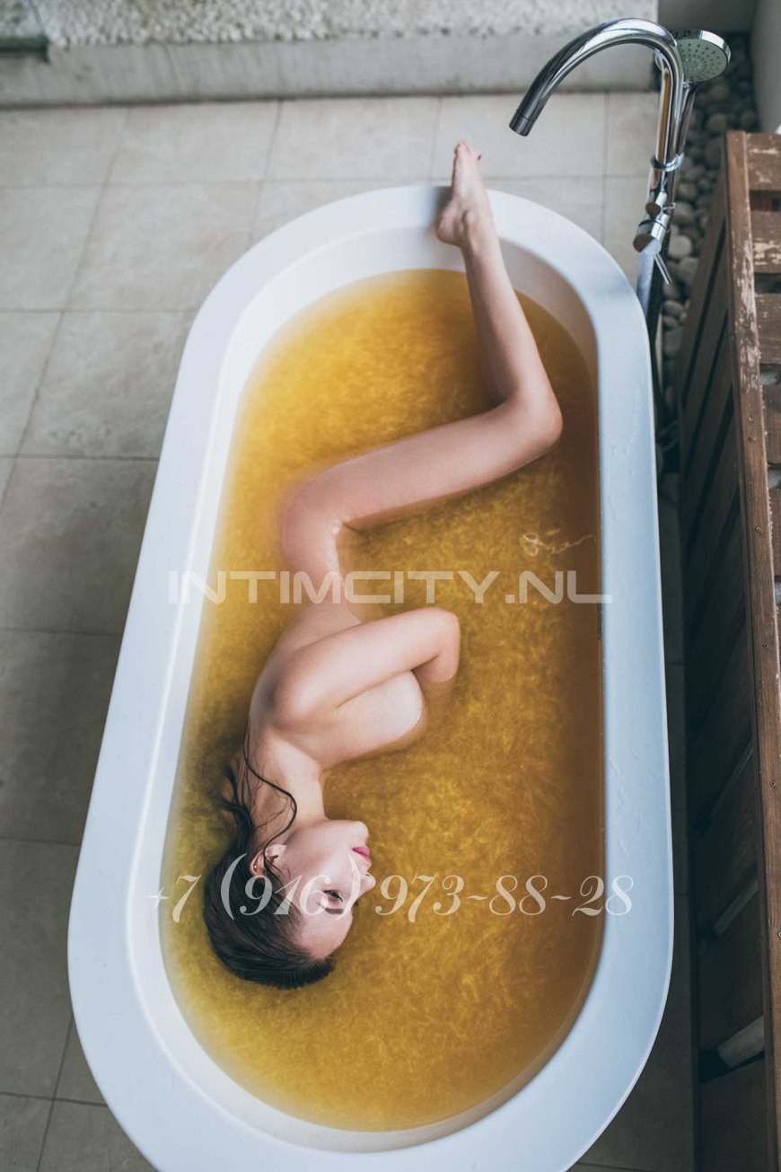 Мастурбация 18 летних девушек