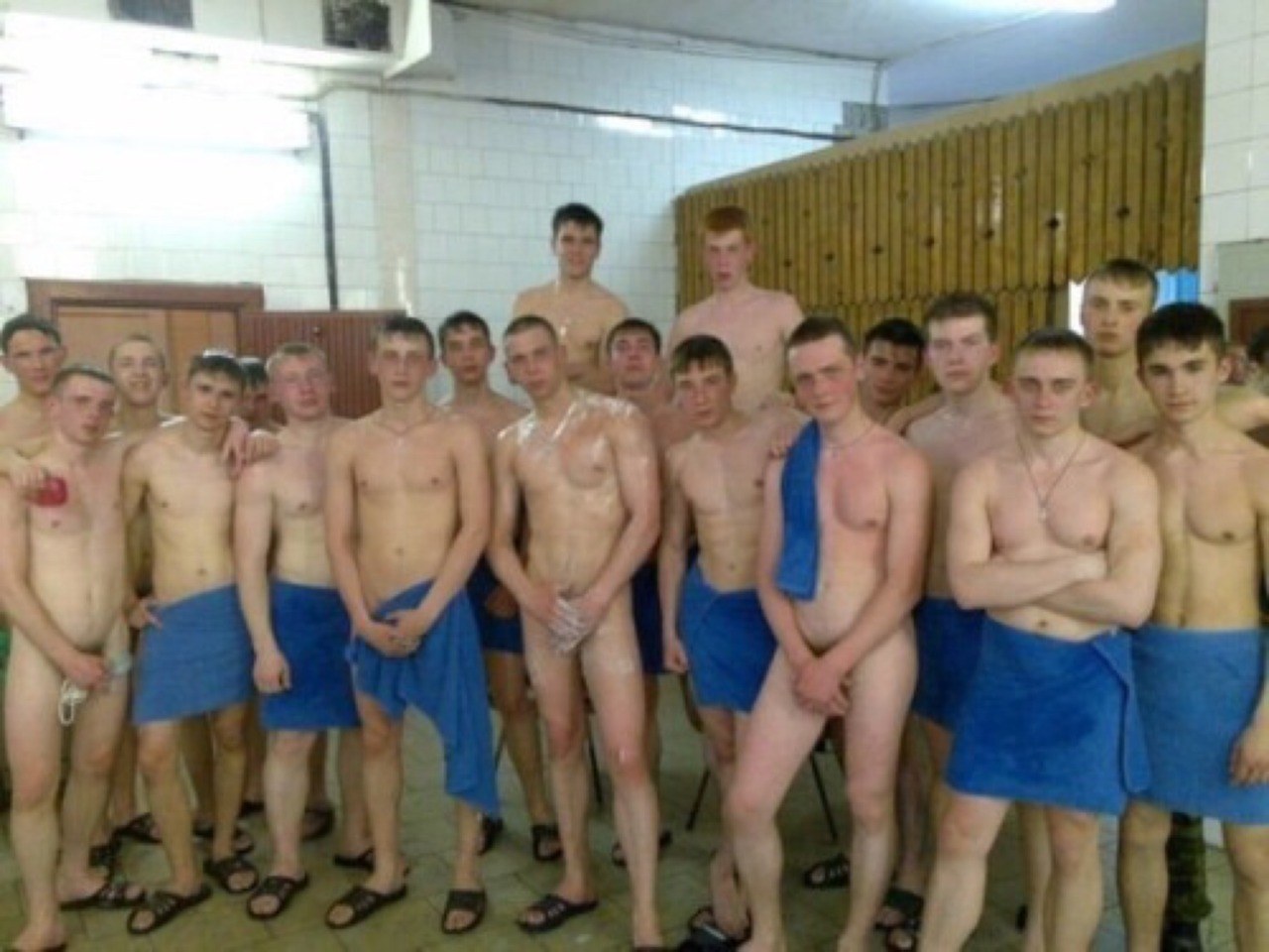 порно геи русские в бане солдаты фото 82