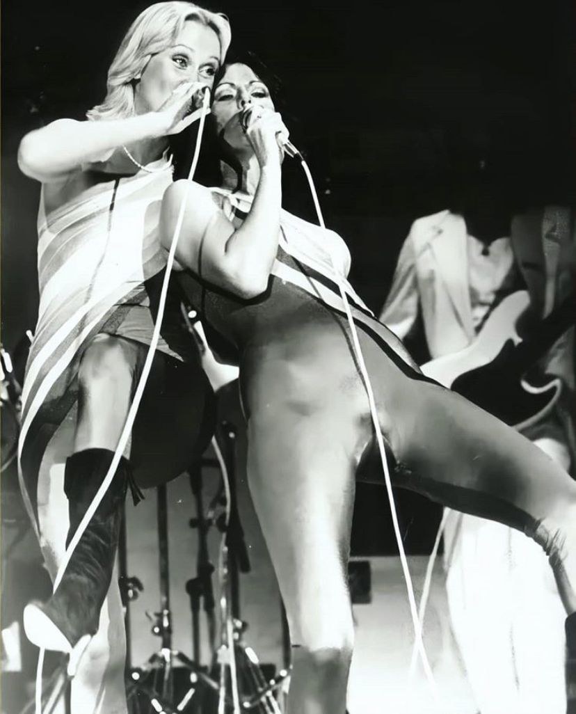 В Сети появилось фото воссоединившейся спустя 35 лет группы ABBA - Российская газета