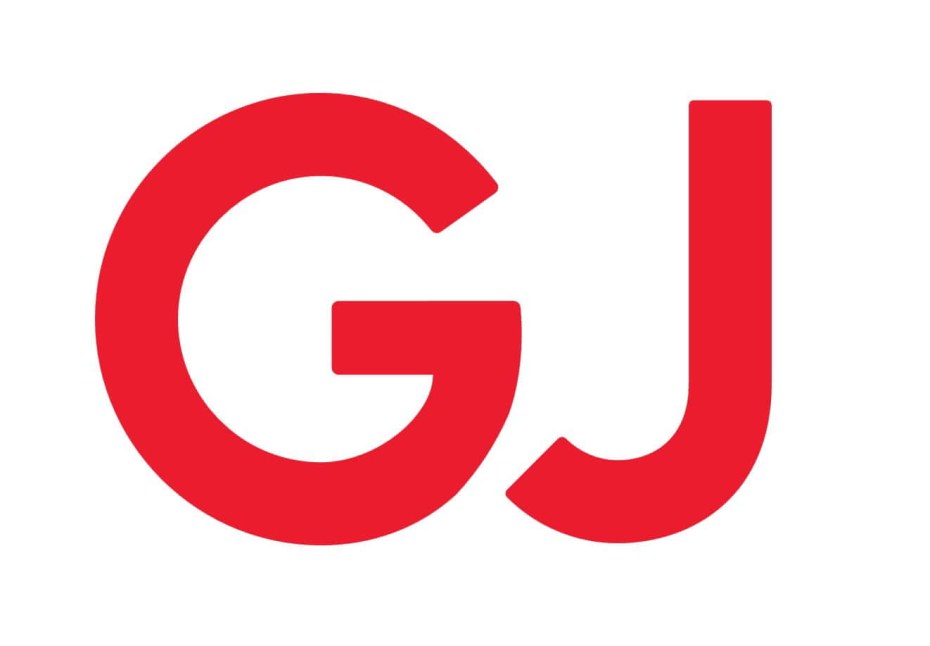 Adele Taylor в джинсах