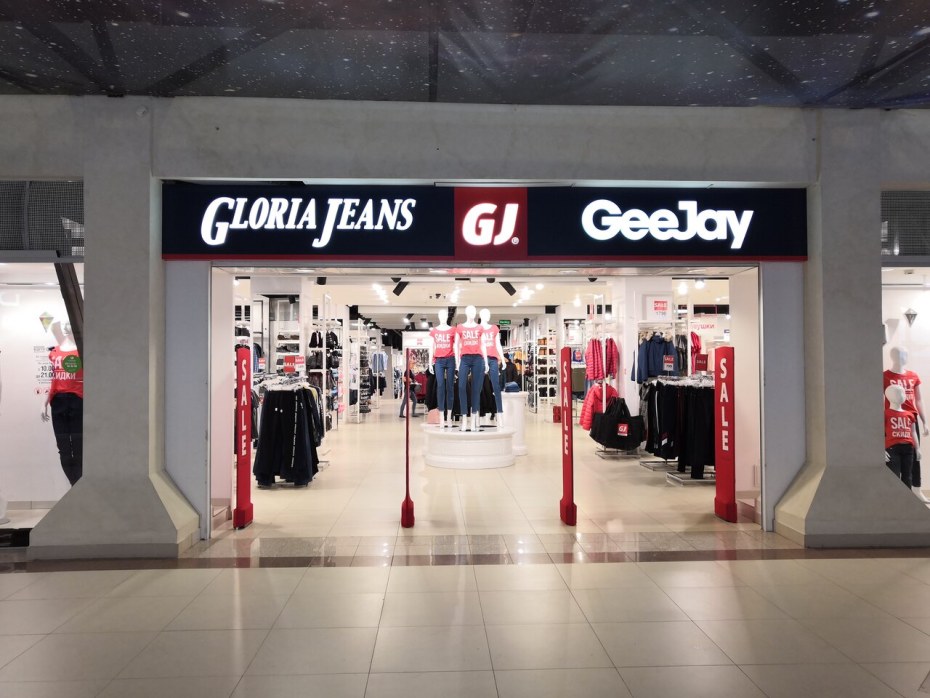 Девочки подростки в гольфах