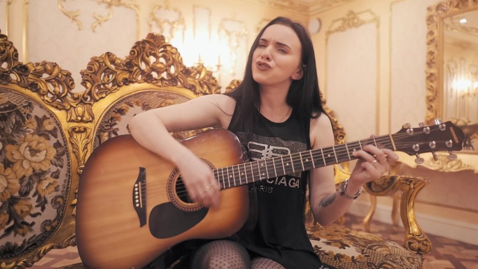 Исполнительница шансона Инна Вальтер