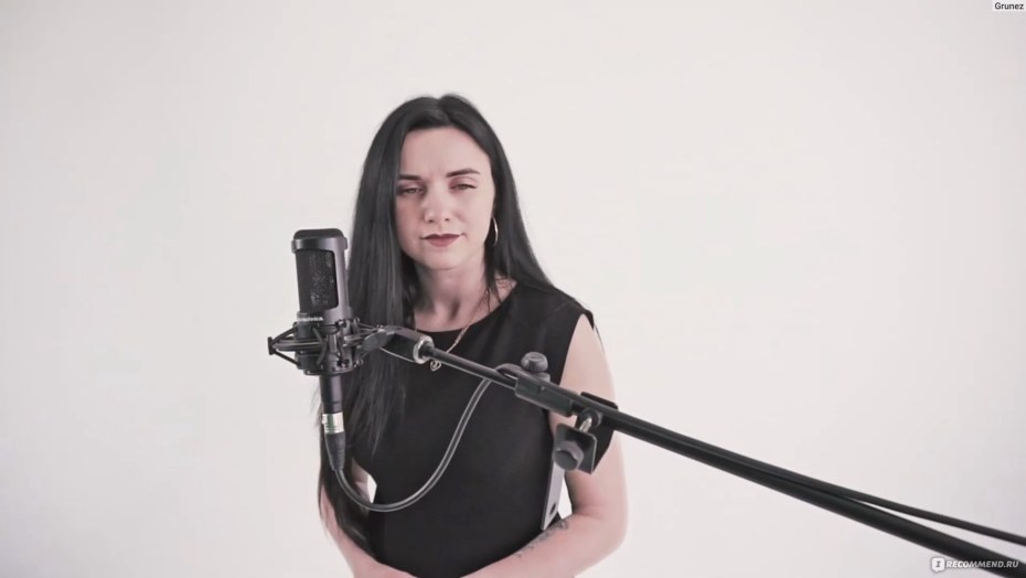 Певица Inna Bikini 2021