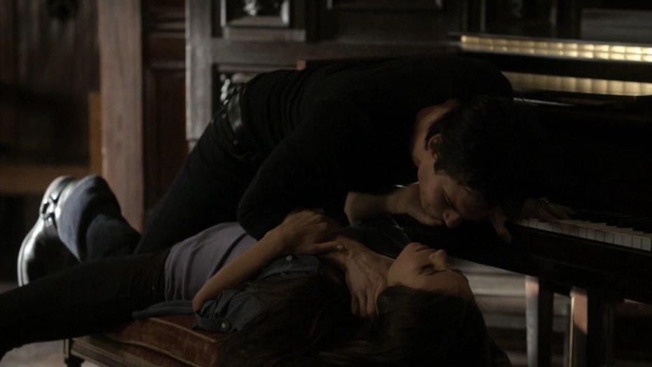 Кэтрин и Деймон постельная