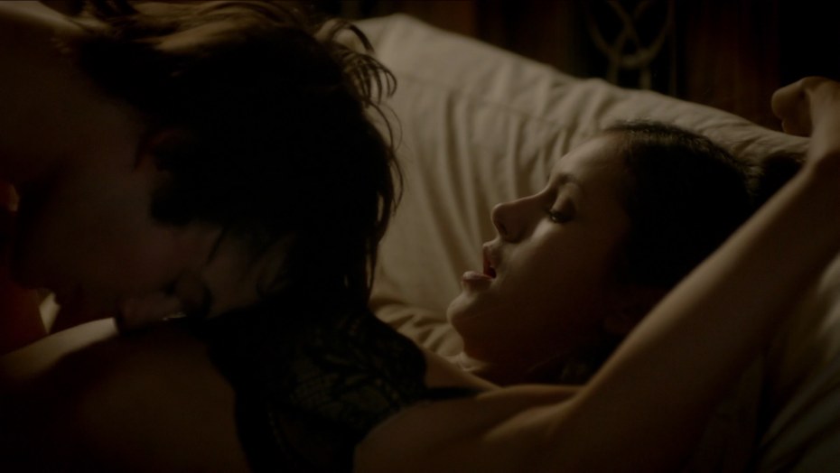 Стефан и Кэтрин постельная сцена