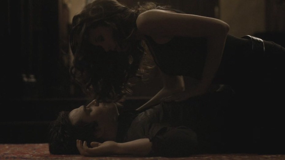 Кэтрин Пирс в постели