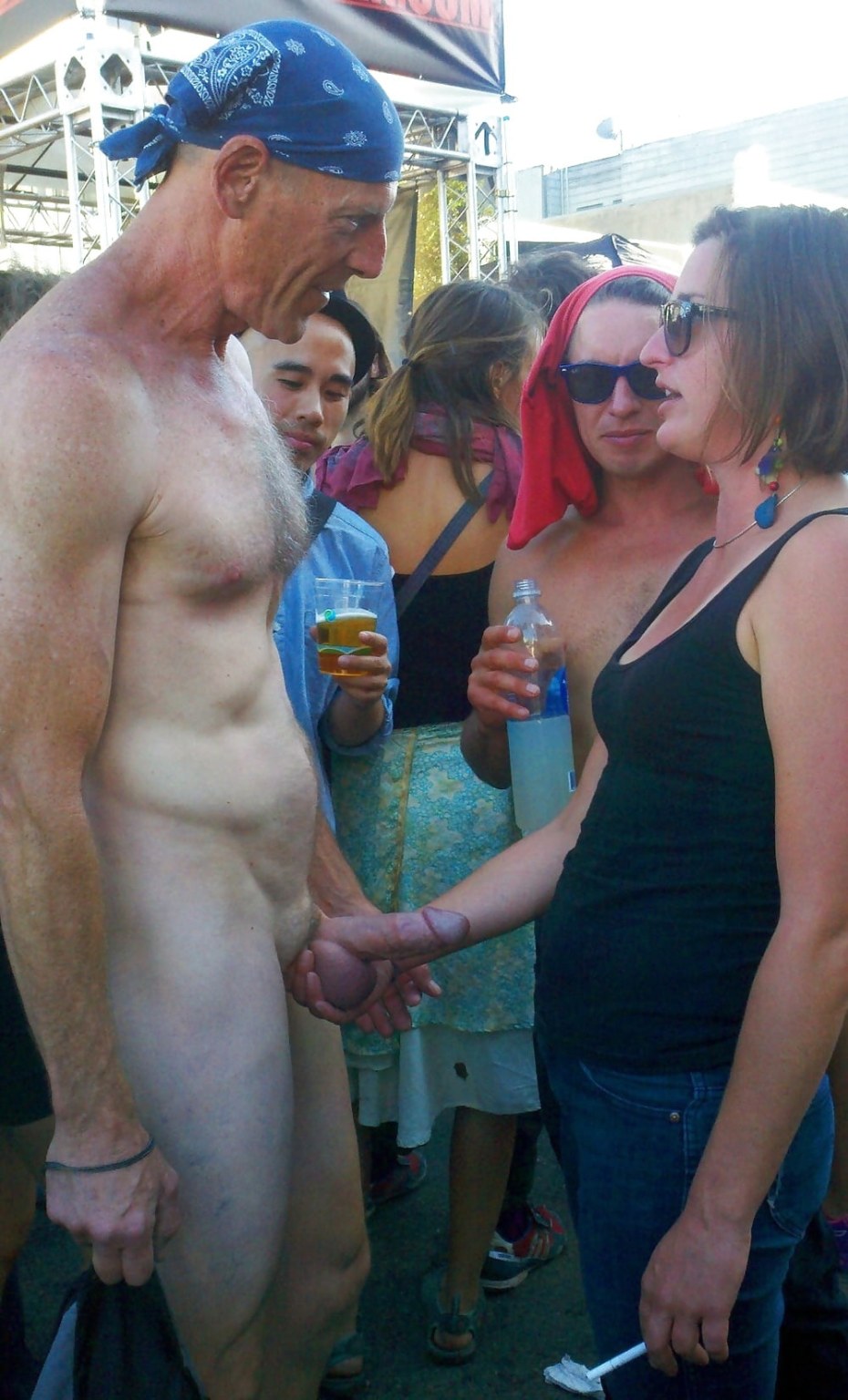 Эксгибиционизм у мужчин