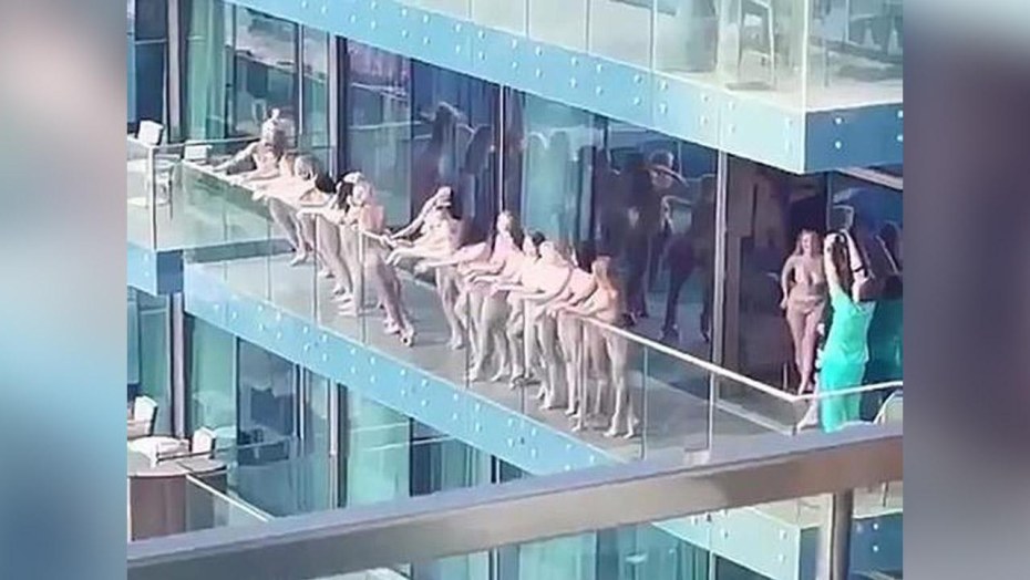 Голая фотосессия в Дубае