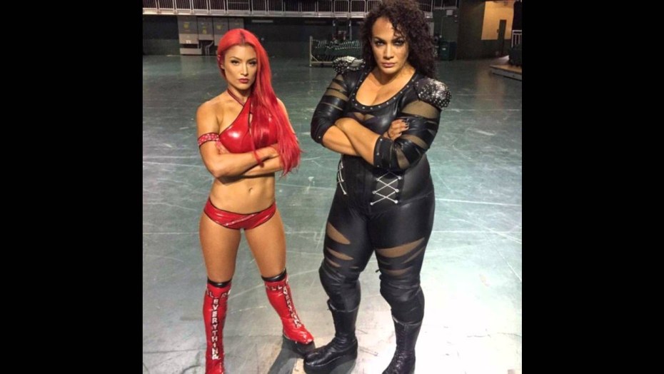 Female wrestler in Leggings