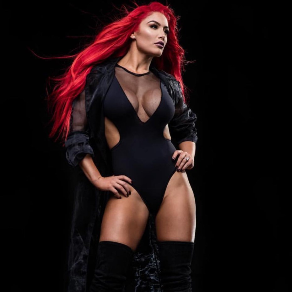 Ева Мари WWE грудь