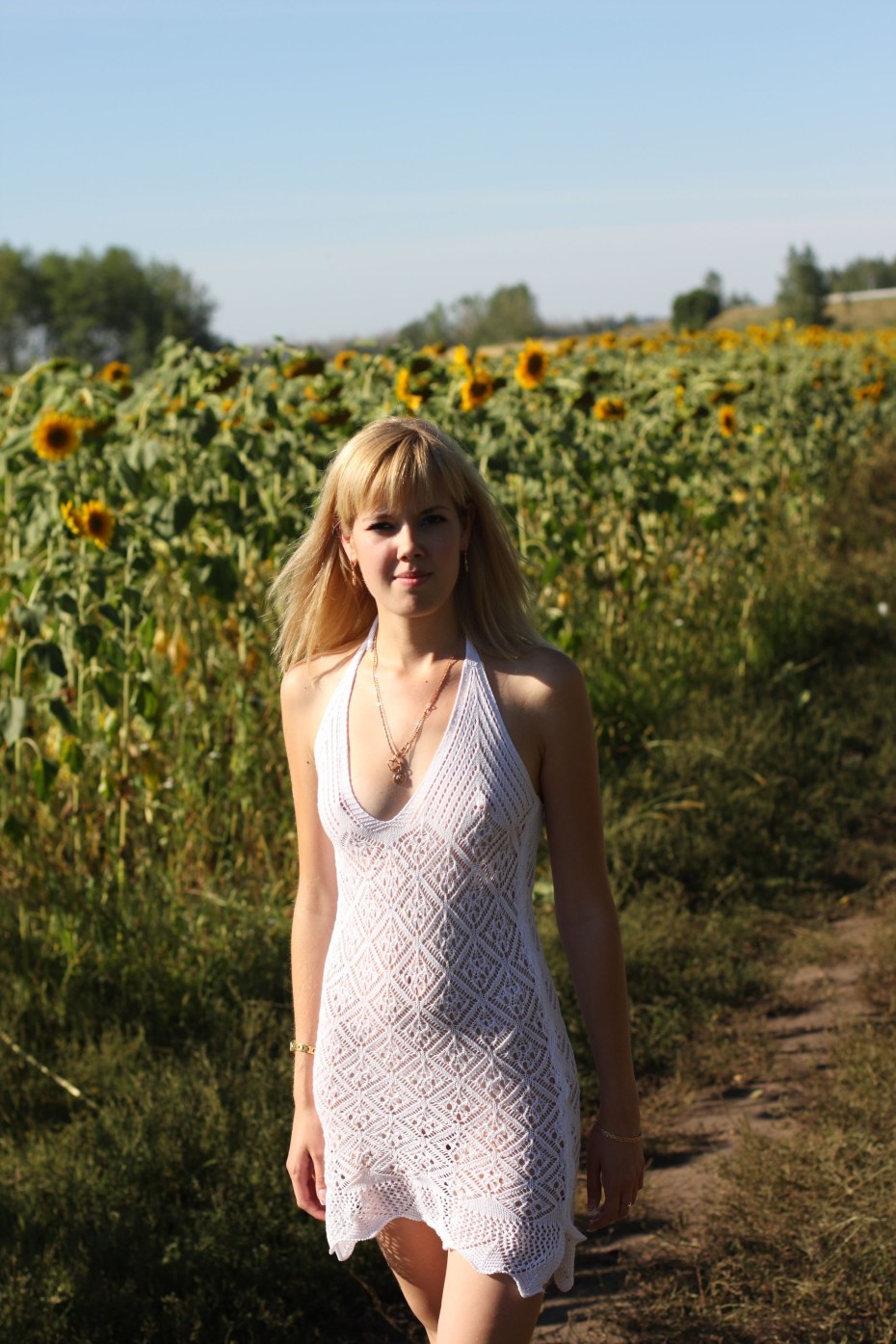 Courtney Cass раздвинула ноги