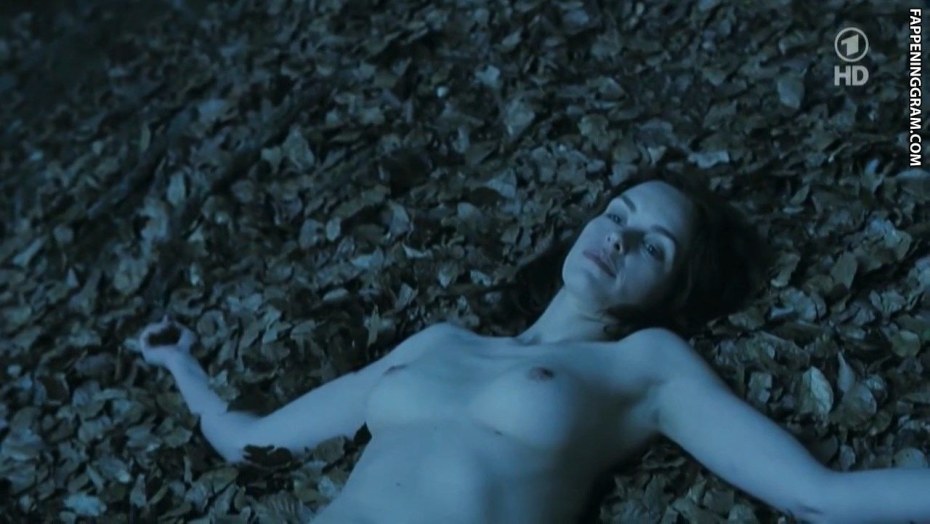 Нина Хосс актриса голая