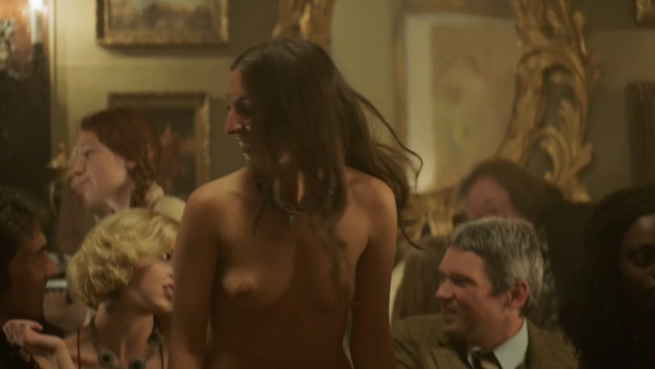 Беар актриса Эммануэль голая