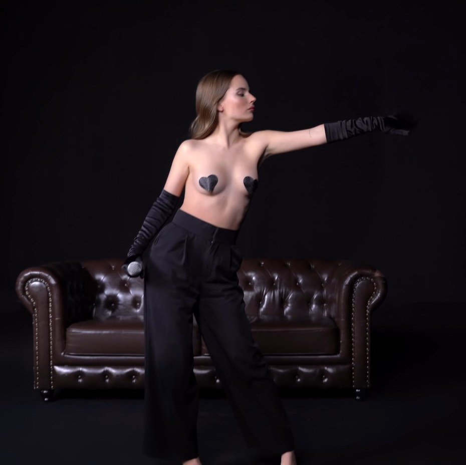 Саша Спилберг фото ню