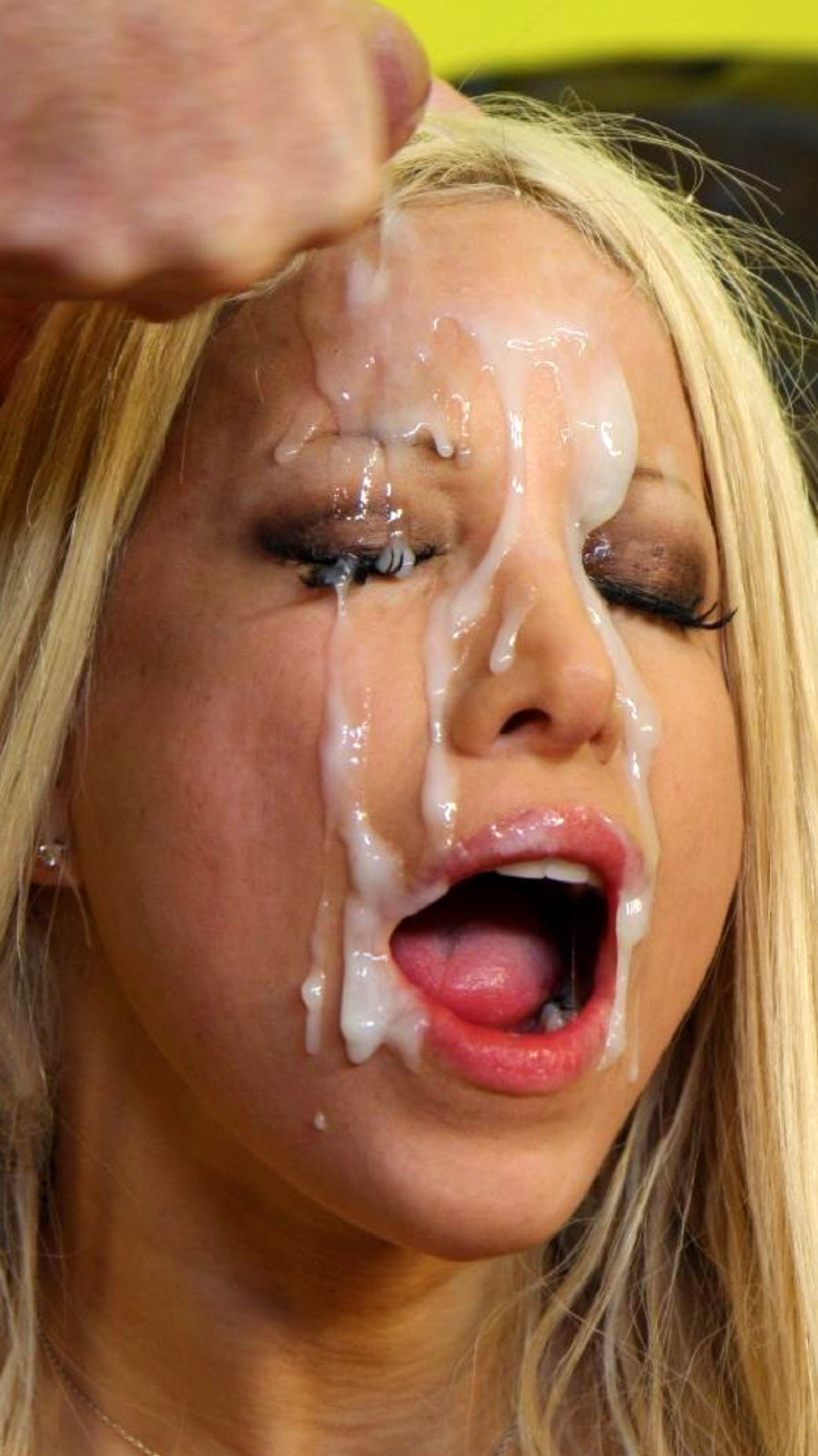 Обконченная Кристина Белл