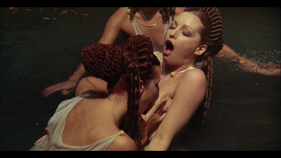 Калигула сцена с Хелен Миррен