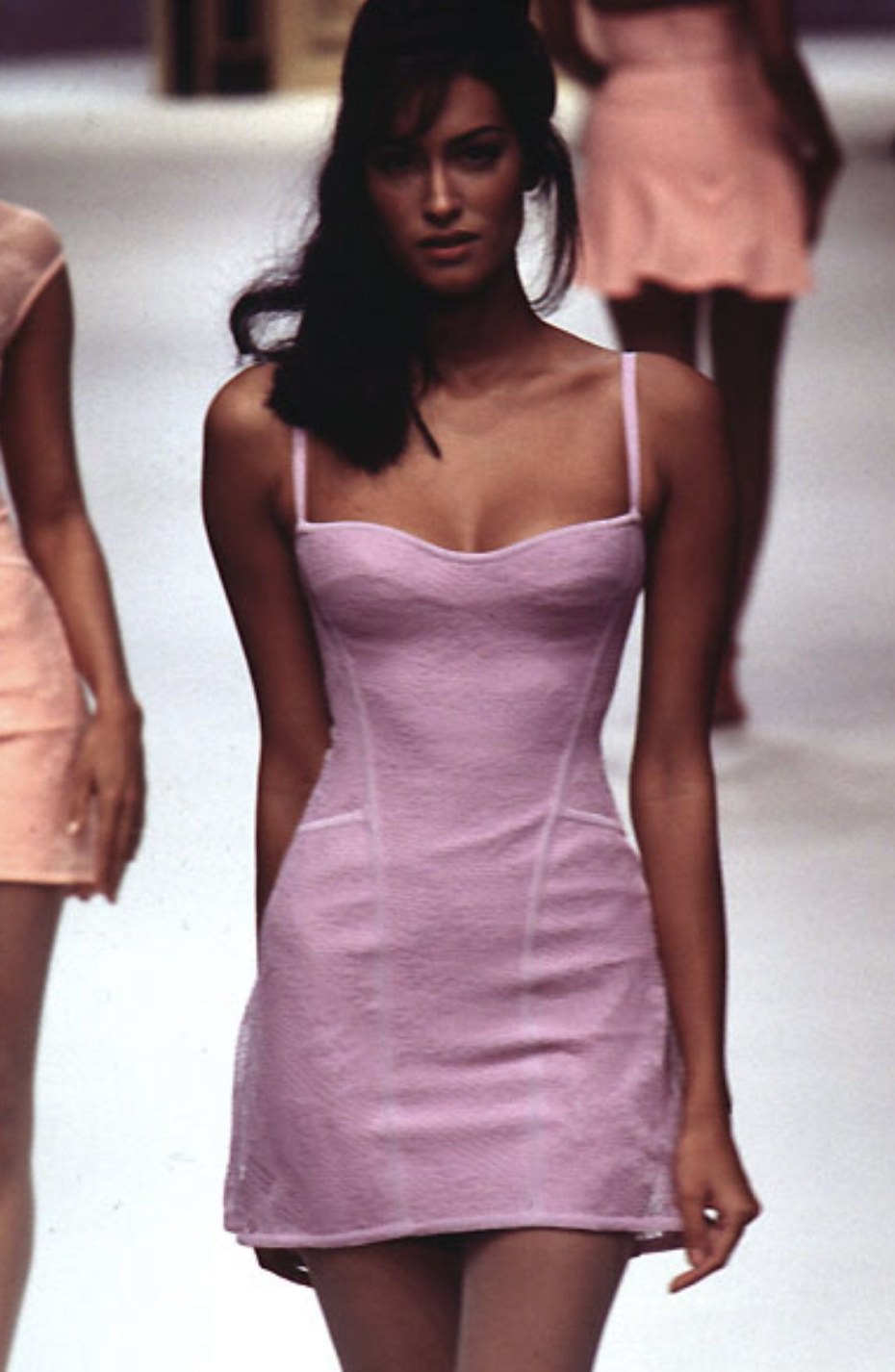 Моника Беллуччи и Ясмин Гаури 1991 г