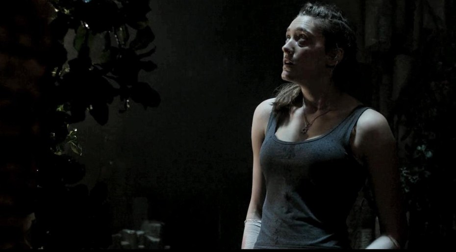 Голая Эмми Россам в сериале