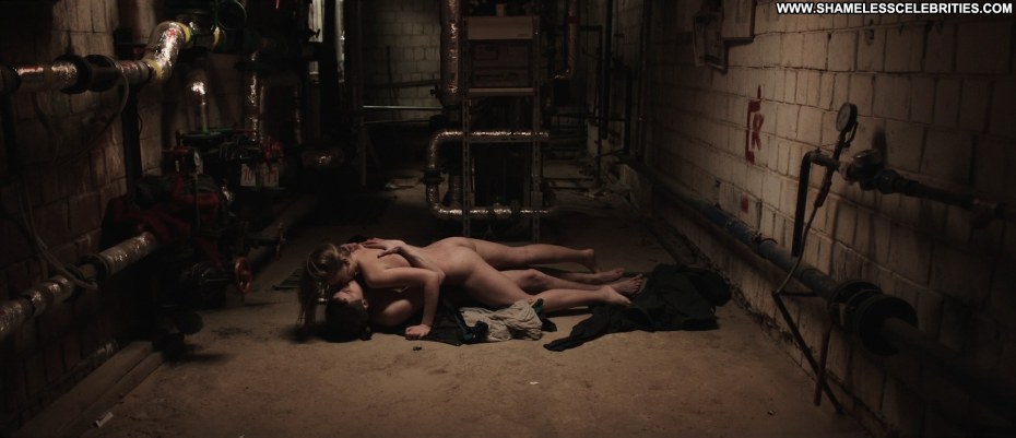 Элен де сен-пер Hélène de Saint-Père голая