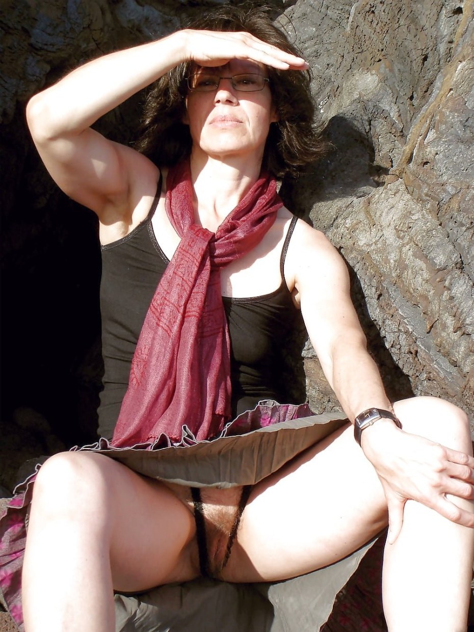 Красивые зрелые без трусов