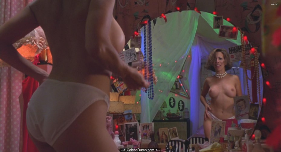 Голая Настя из сериала кухня