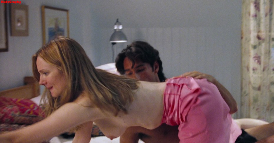 Лора Линни голая в кино