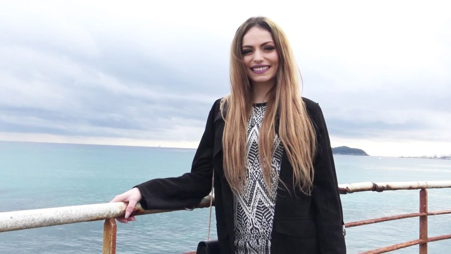 Сара шахи в Нижнем белье