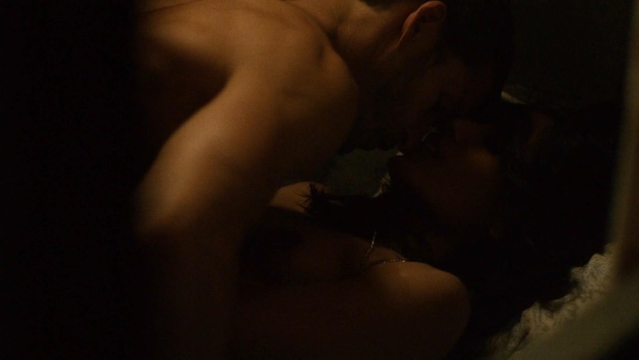 Фрида Пинто постельные сцены