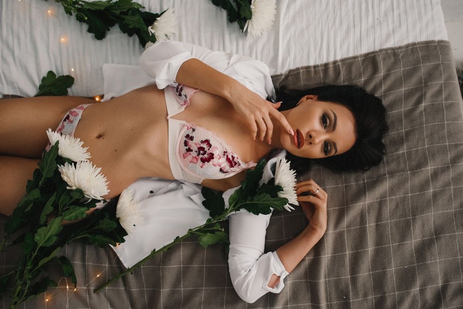 Иван Лебедев моделью ню