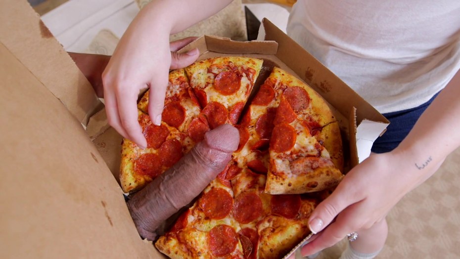 Хентай доставщица пиццы