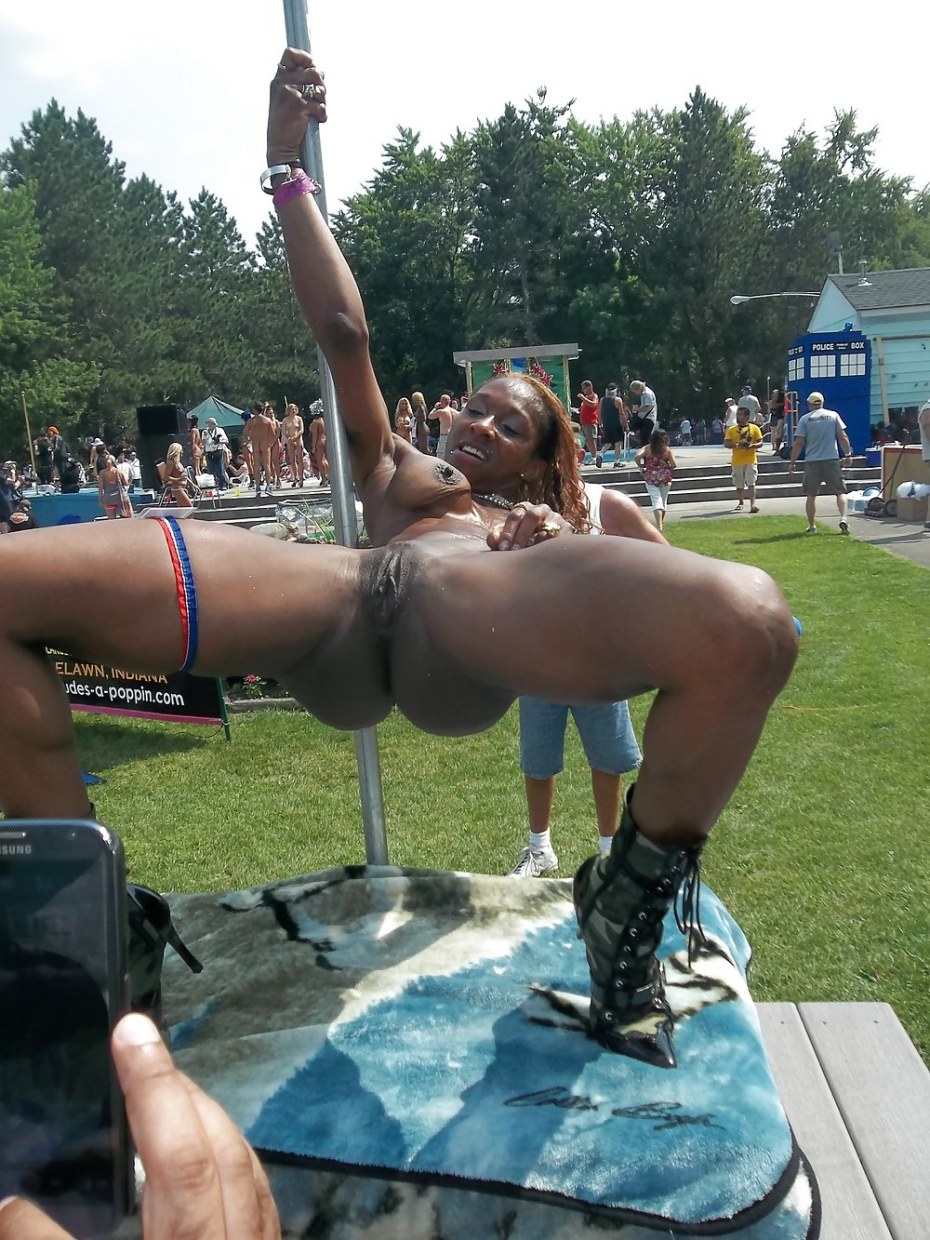 Фестиваль голых задниц