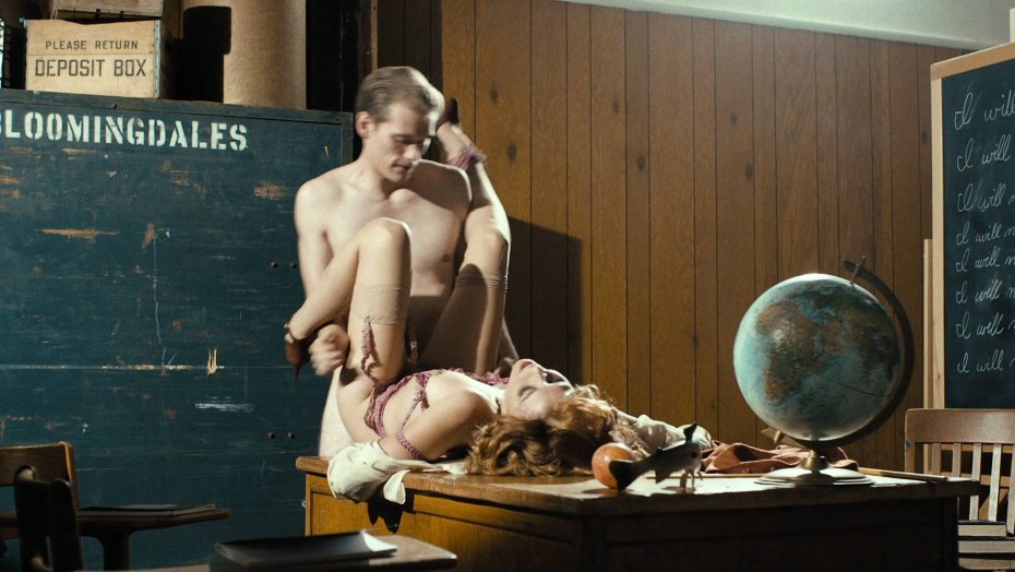 Мэгги Джилленхол обнаженная-двойка (2019