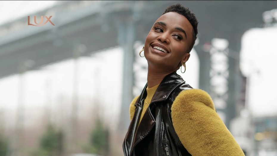 Зозибини Тунзи, ЮАР. Мисс Вселенная-2019