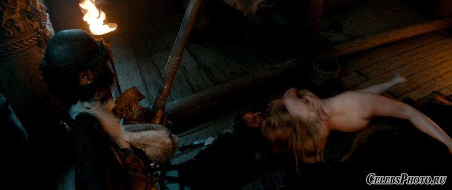 Голая Бортич в фильме Викинг