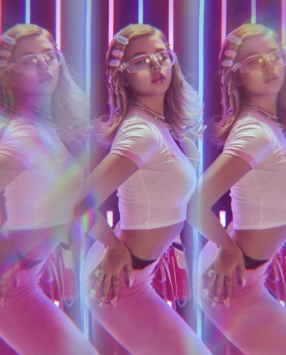 Голая тиктокерша Аня Покров