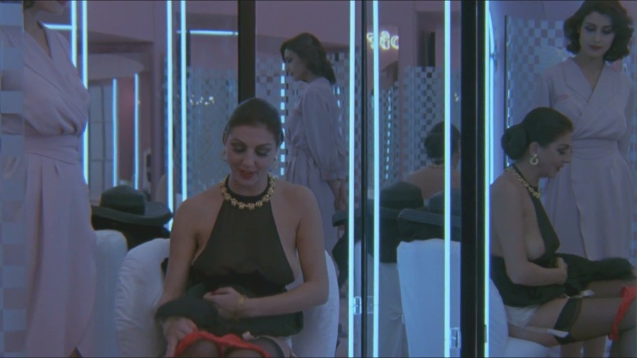 Лучана Литтиццетто голая