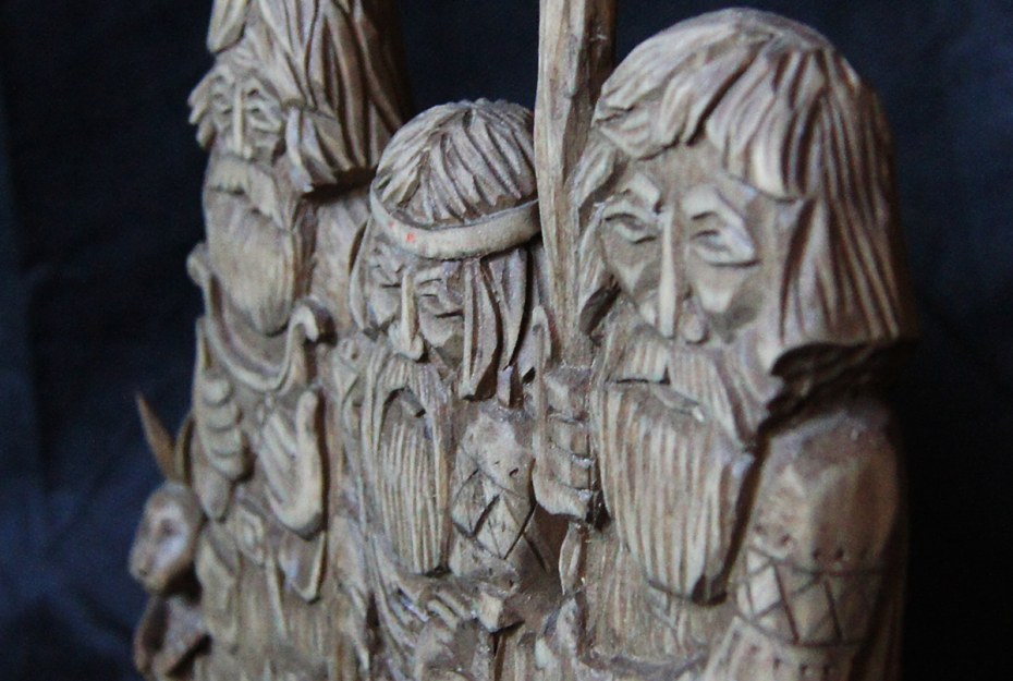 Гном скульптурная резьба древняя Русь