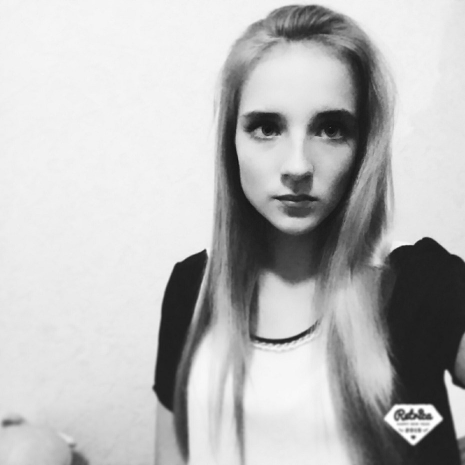 Катя Котаро