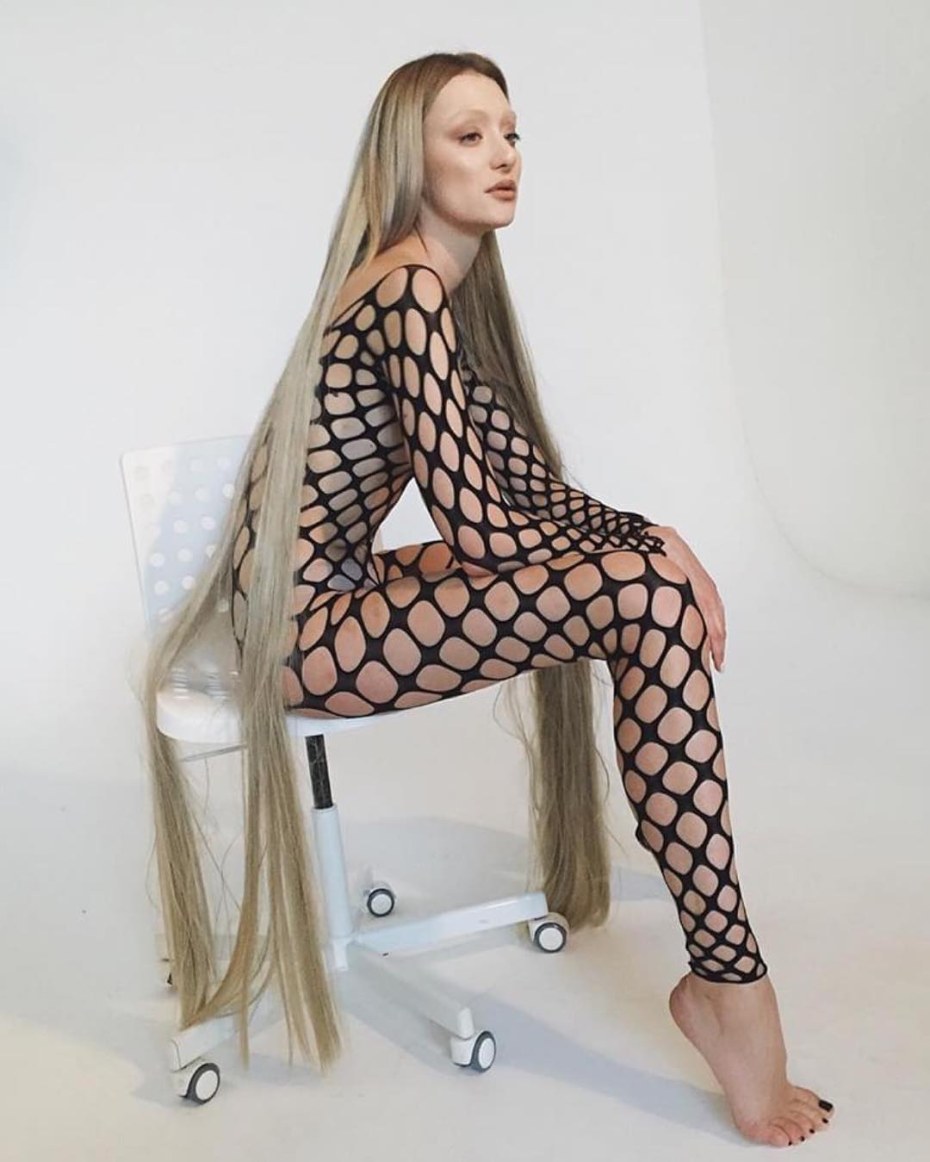 Голые девки с короткими ногами