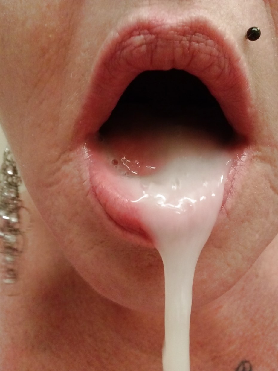 Окончание в рот крупным планом