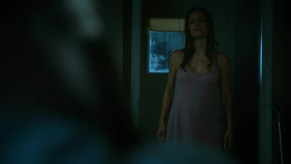 Кади Стрикленд ню грудь