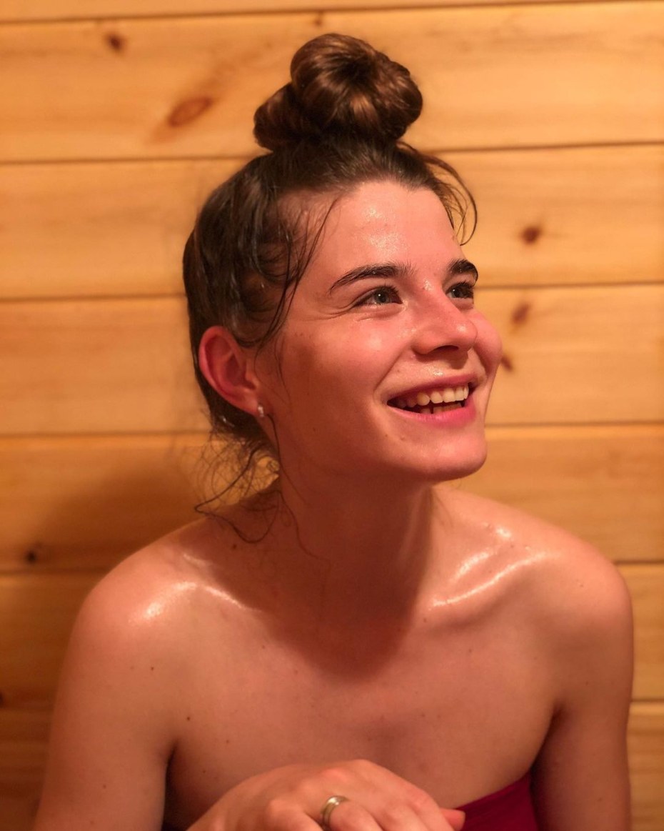 Валерия Бурдужа голые сиськи