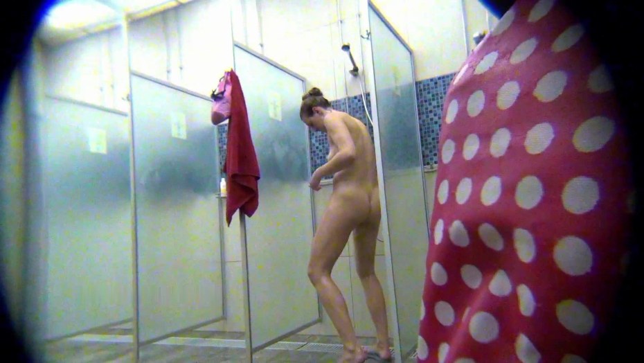 Видеокамера в женской душевой