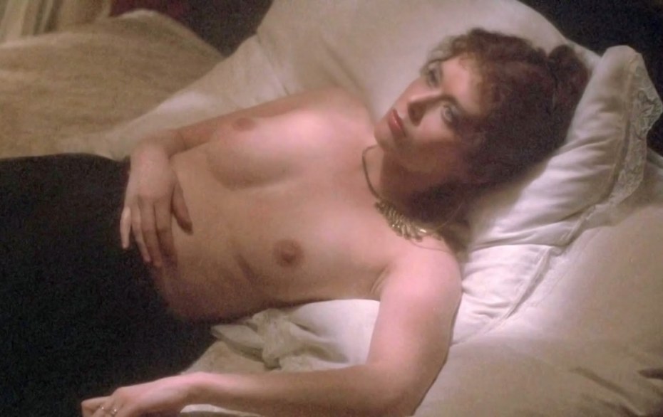 Мата Хари полностью голая