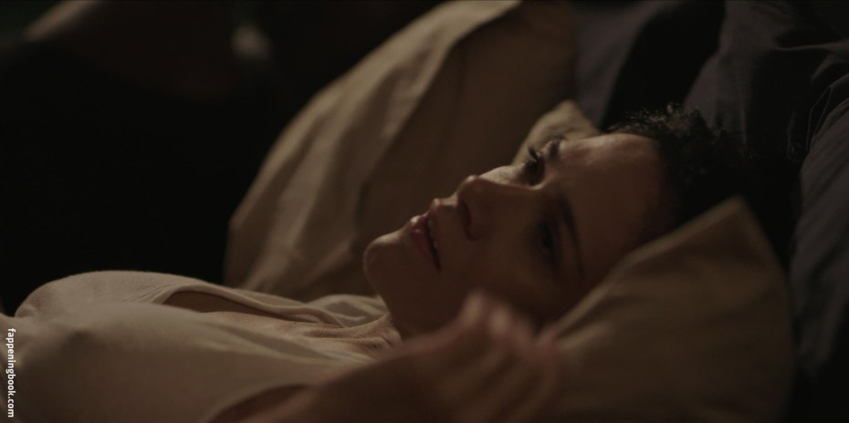 Симона Кэссел актриса фото голышом